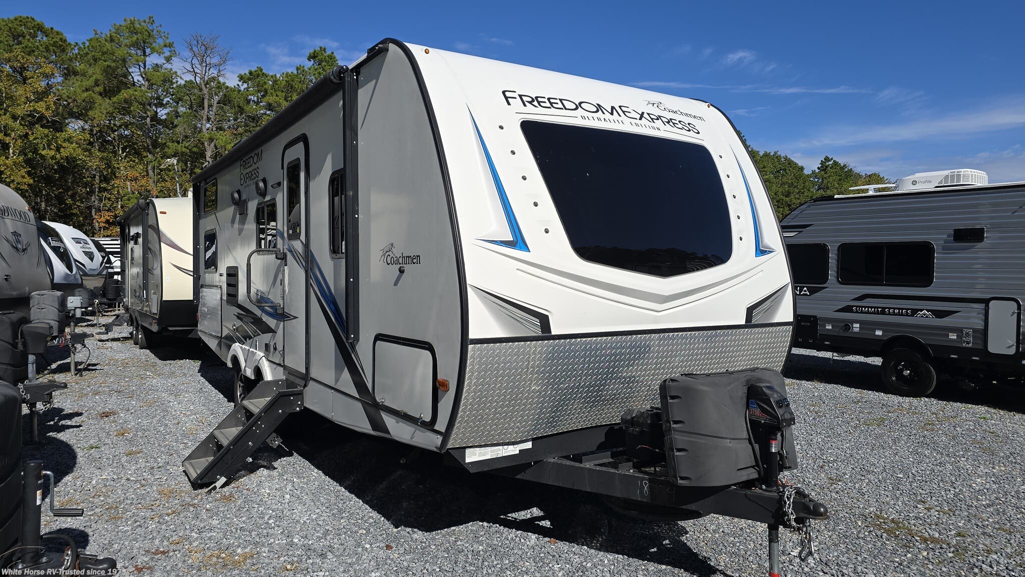 Used 2021 Coachmen Freedom Express Ultra Lite 257BHS available in Egg Harbor City, New Jersey