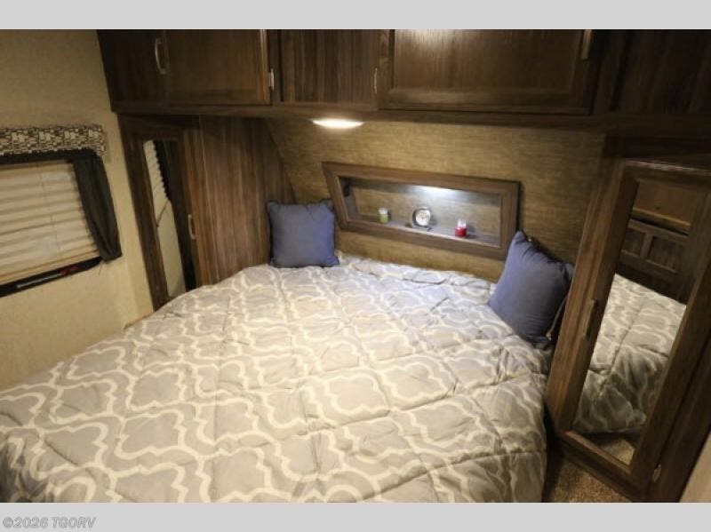Used 2018 Coachmen Apex Ultra-Lite 259BHSS available in Greeley, Colorado