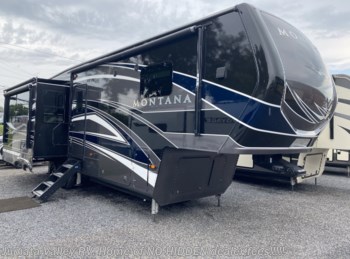 Used 2020 Keystone Montana 3121RL available in Mifflintown, Pennsylvania
