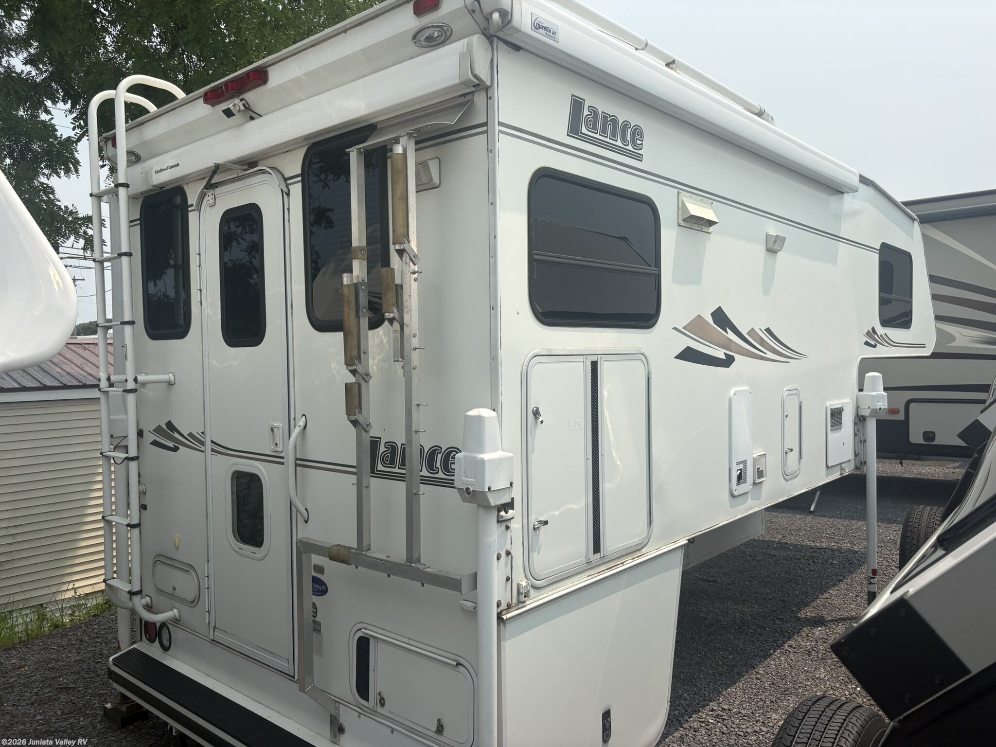 New 2005 Lance TC 1181 available in Mifflintown, Pennsylvania