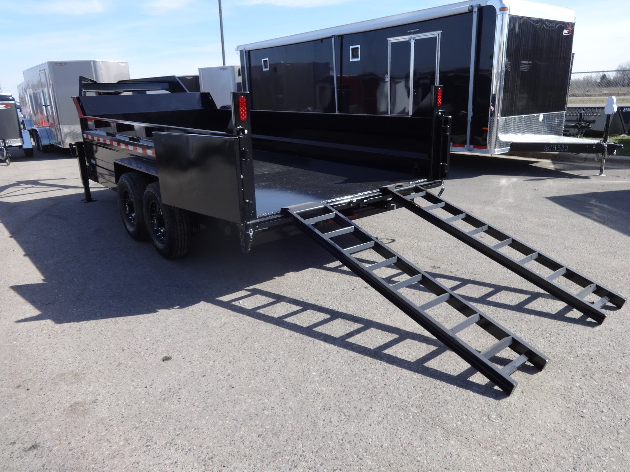 Dump - 2021 Sure-Trac 16' Dump Trailer - Black | TrailersUSA