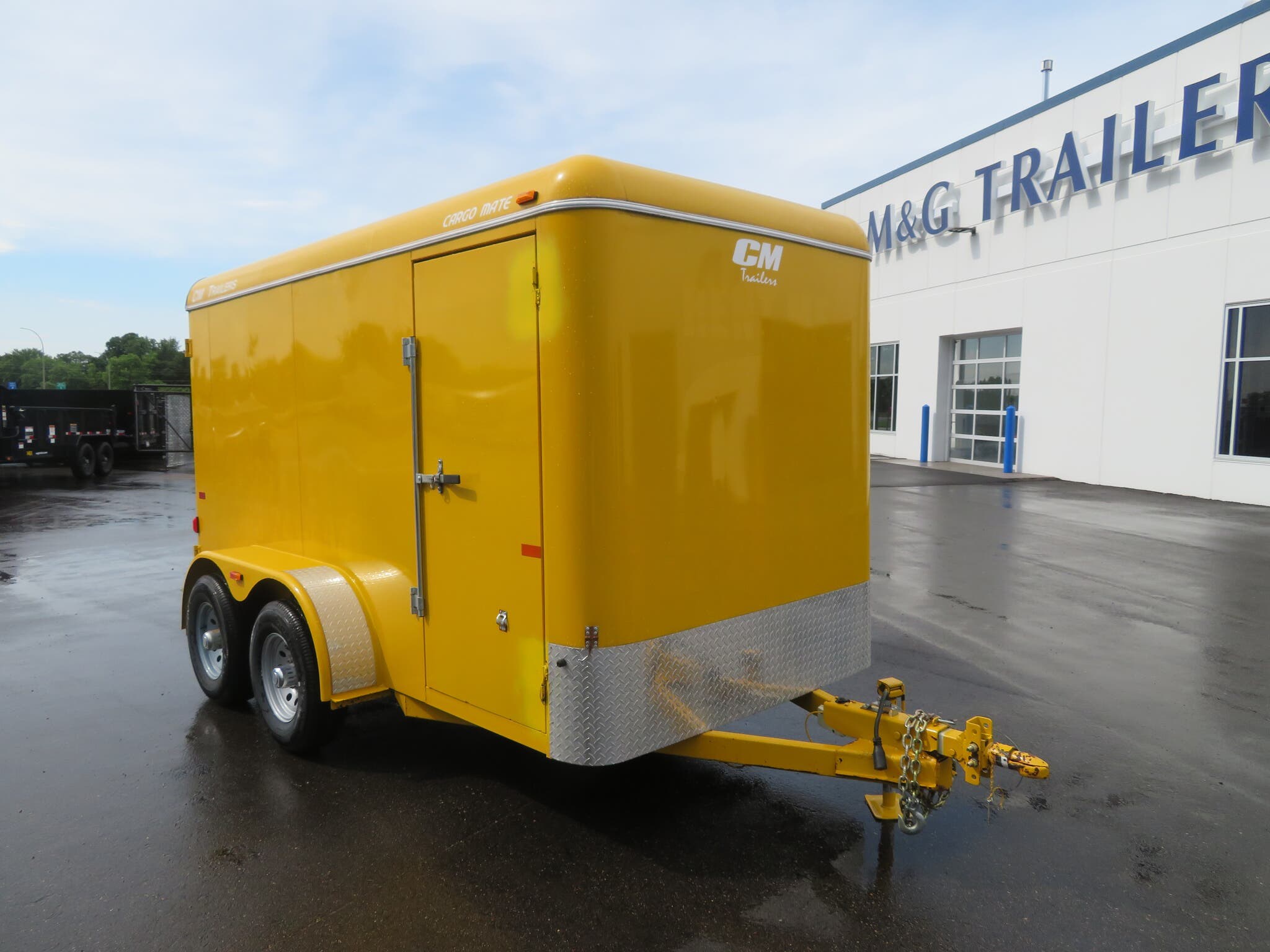 Utility Trailer 2017 Cargo Mate 68" x 12' Enclosed Tandem Trailer