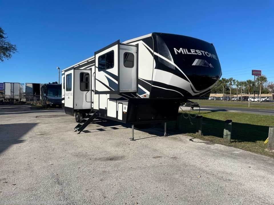 Used 2020 Heartland Milestone 379FLML available in Apopka, Florida