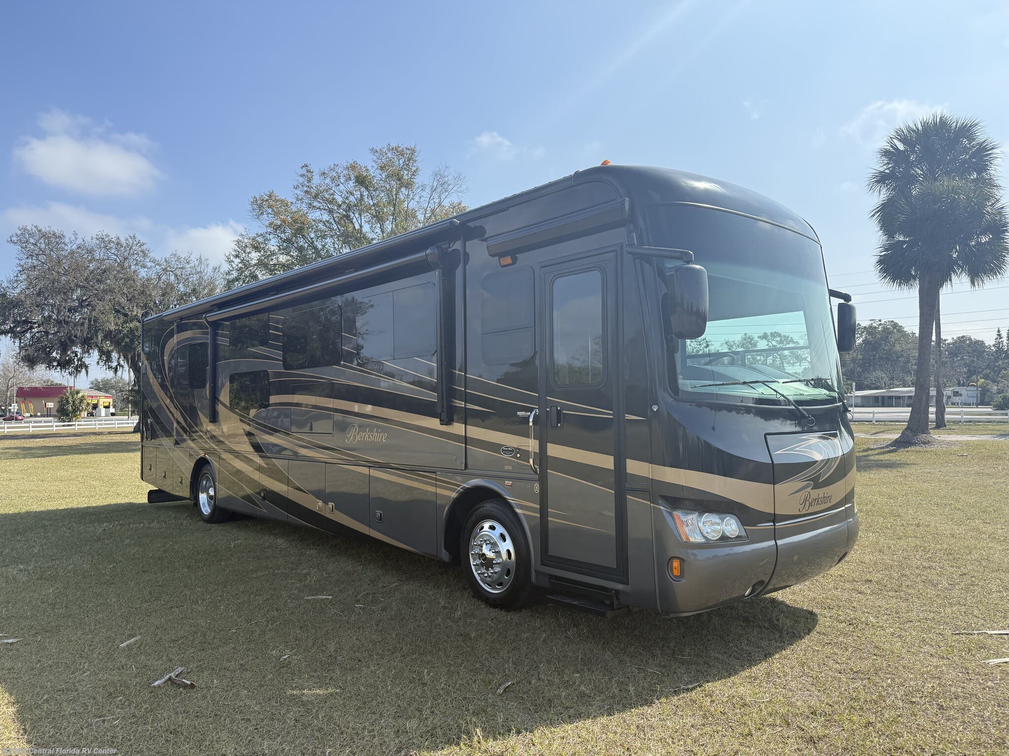 Used 2015  Forest River Berkshire 38RB by Forest River from Central Florida RV Center in Apopka, FL