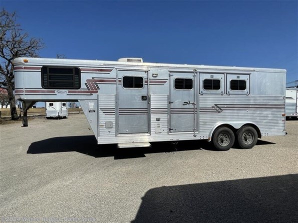 1995 Sundowner Horse 3  Living Quarters 6' Living Quarters available in Weatherford, TX