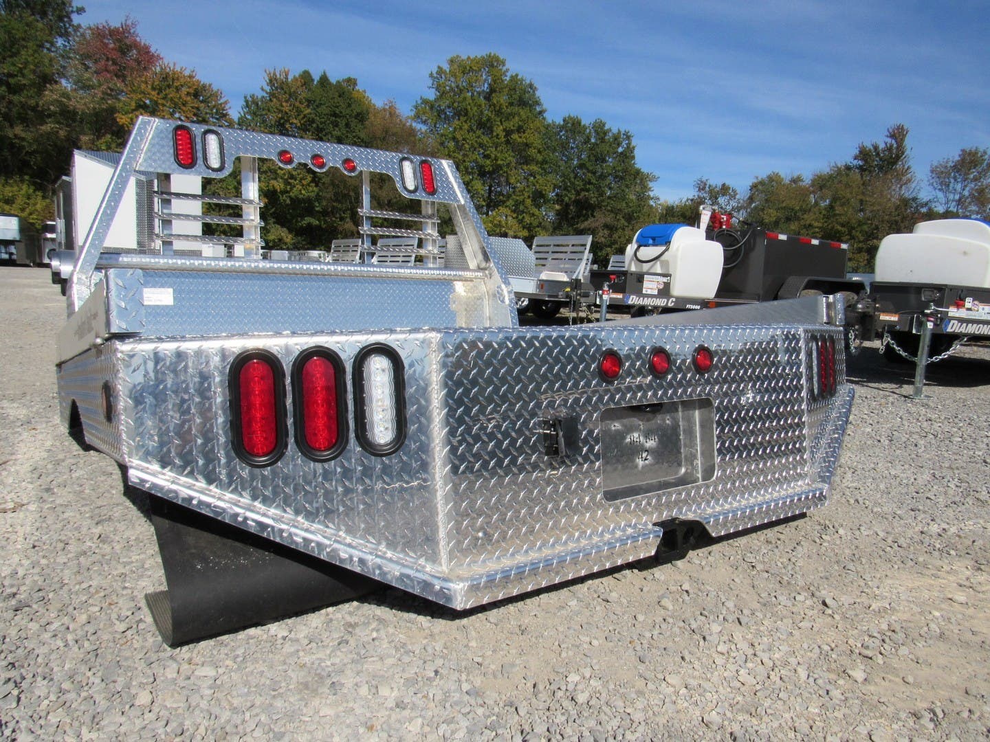 Flatbed 2018 Bradford Built BBALUMWORKBED848442 TrailersUSA