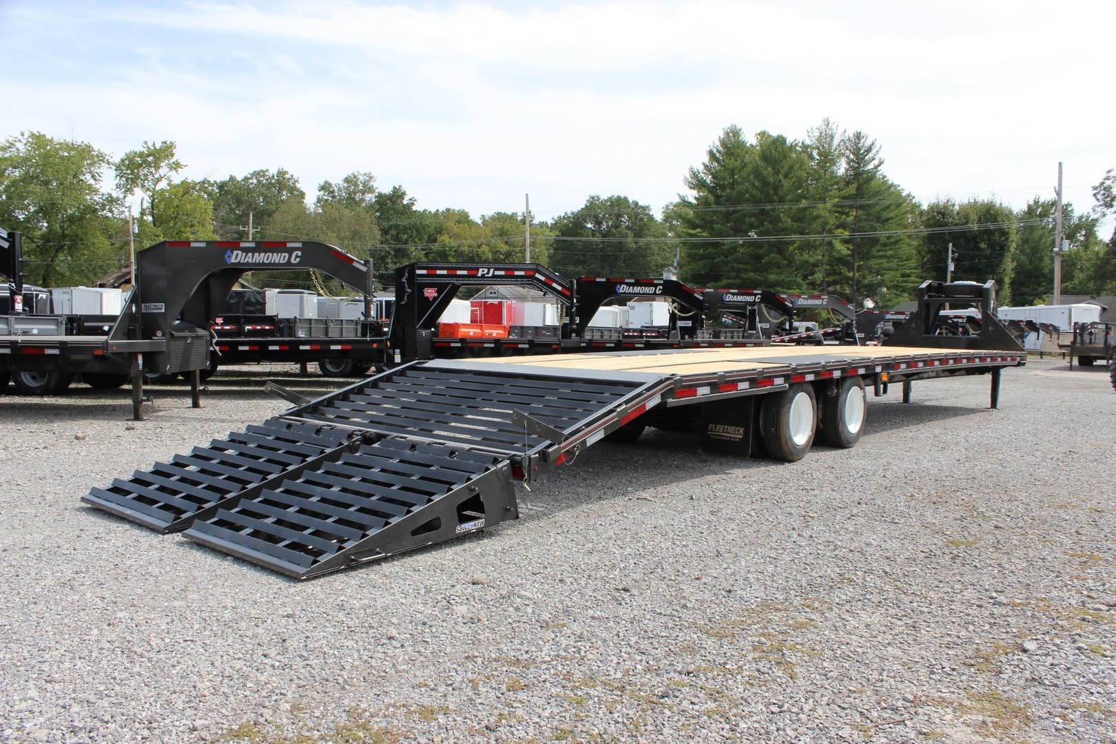 Equipment - 2019 Diamond C FX212-40X102MR | TrailersUSA livestock trailer wiring harness 