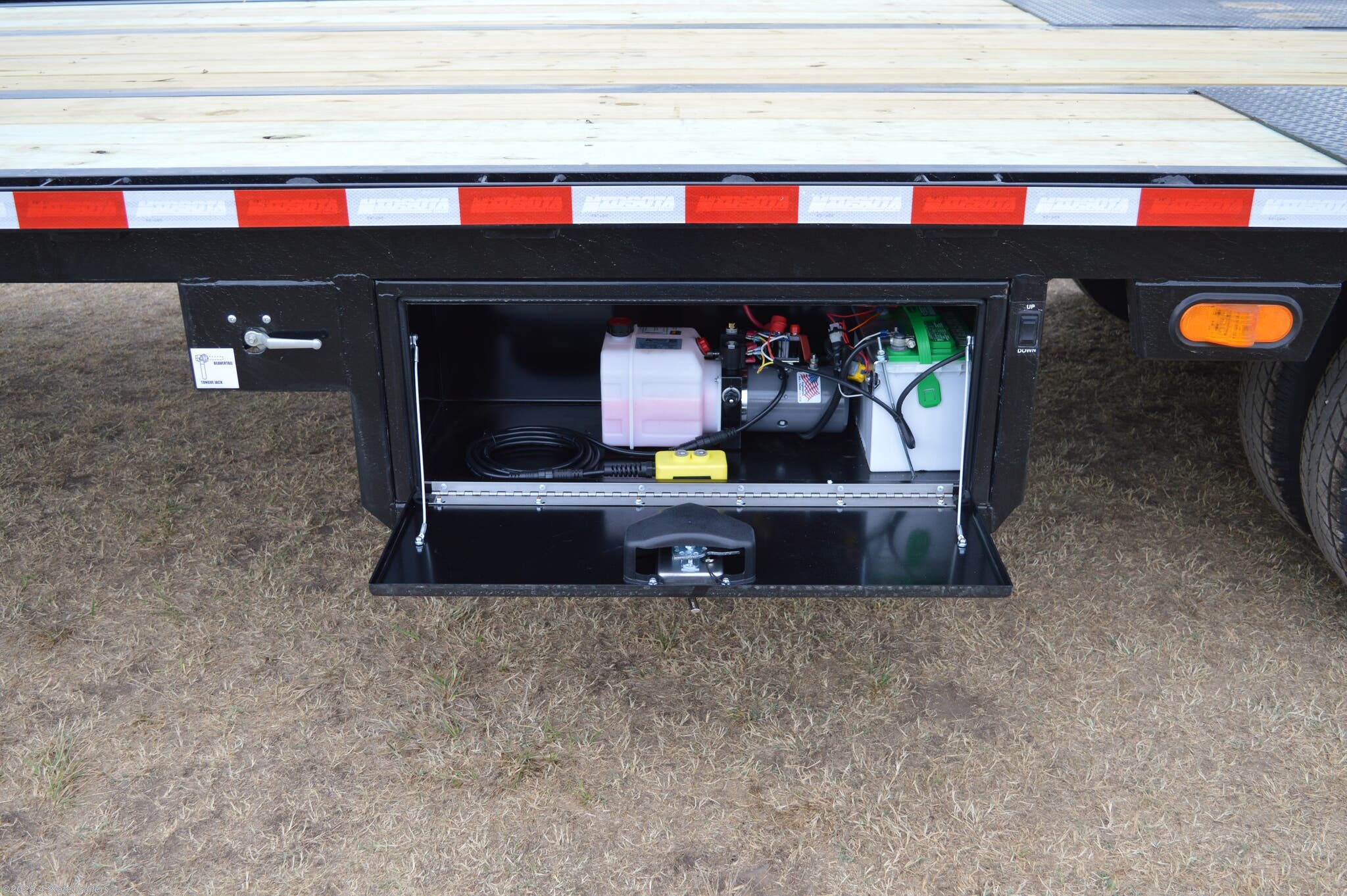 8x32 Deckover/Flat Deck Trailer for sale New Midsota 8'6x32