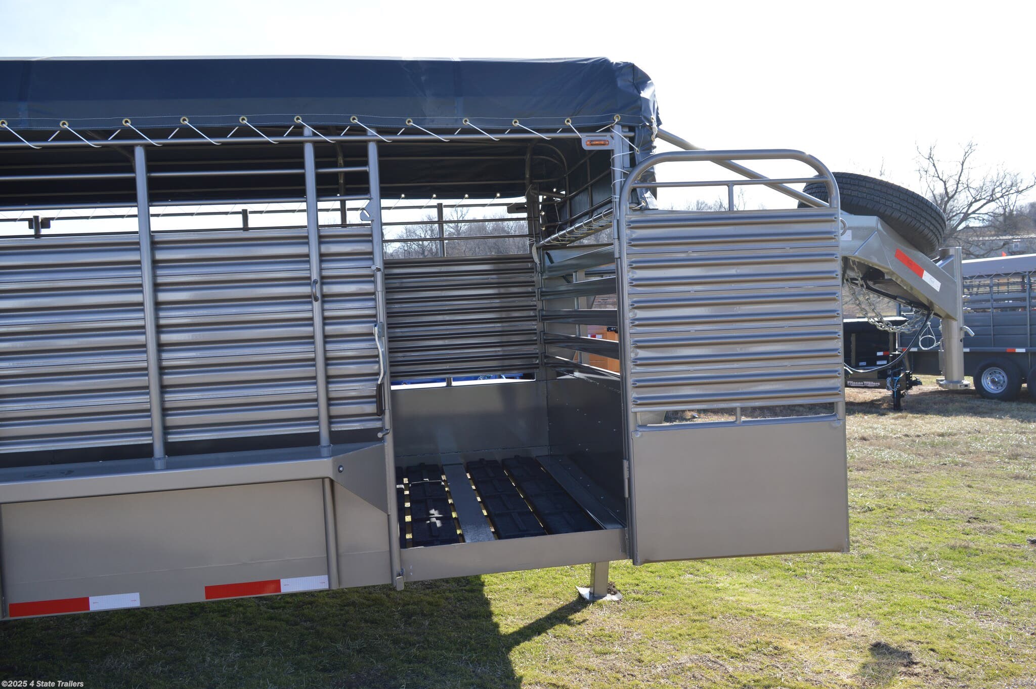 6x20 Cattle/Livestock Trailer for sale New Coose 6'8x20'x6'6 Rubber Floor Stock Trailer