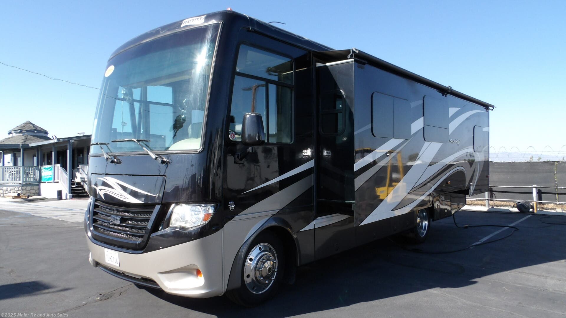 Used 2015 Newmar Bay Star 2903 available in Hesperia, California