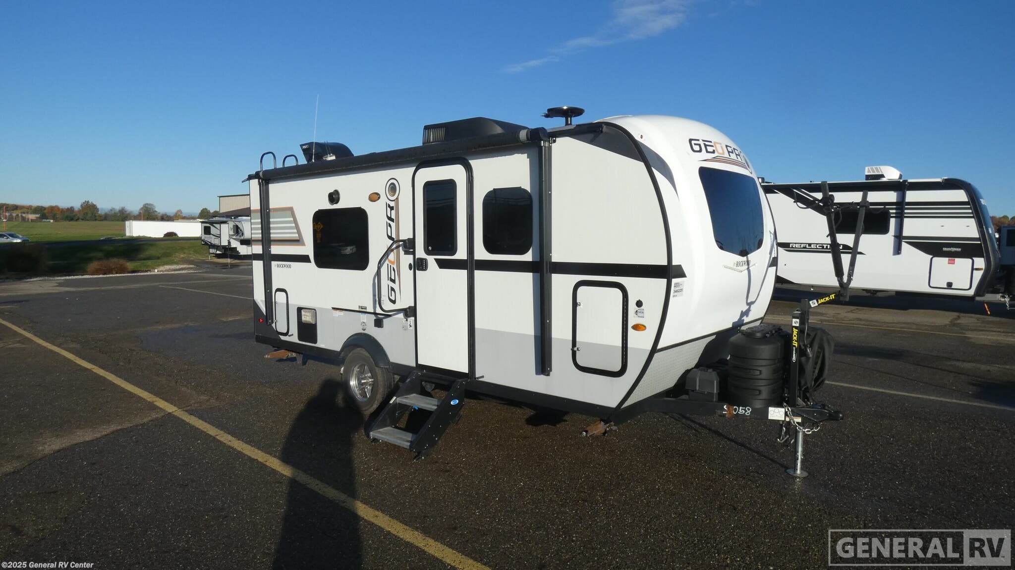 Used 2020 Forest River Rockwood Geo Pro 19FD available in North Canton, Ohio