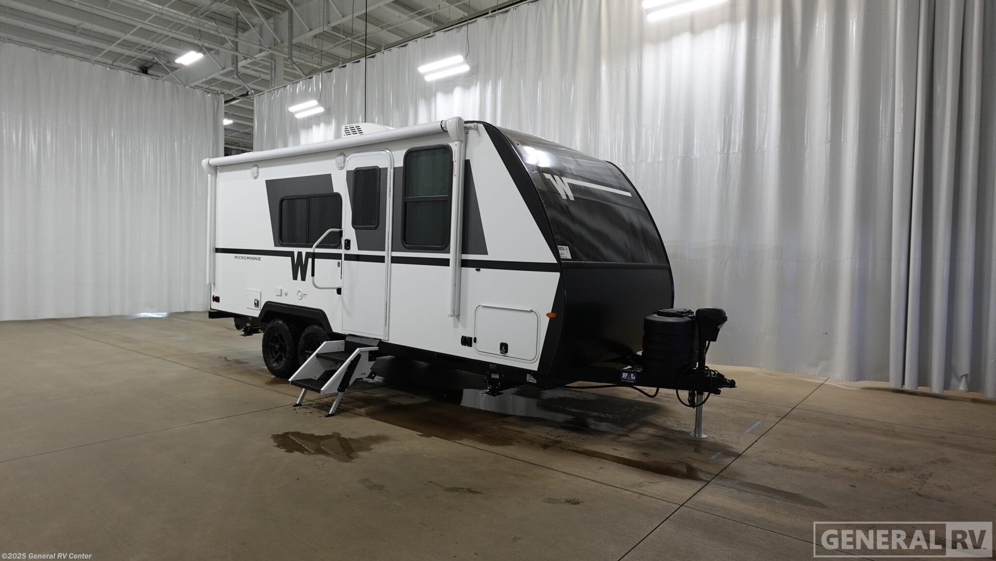 New 2026 Winnebago Micro Minnie 2108DS available in North Canton, Ohio