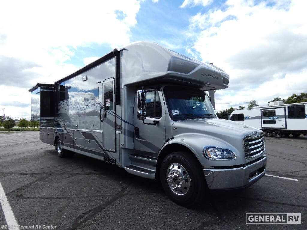 New 2026 Entegra Coach Accolade 37K available in North Canton, Ohio