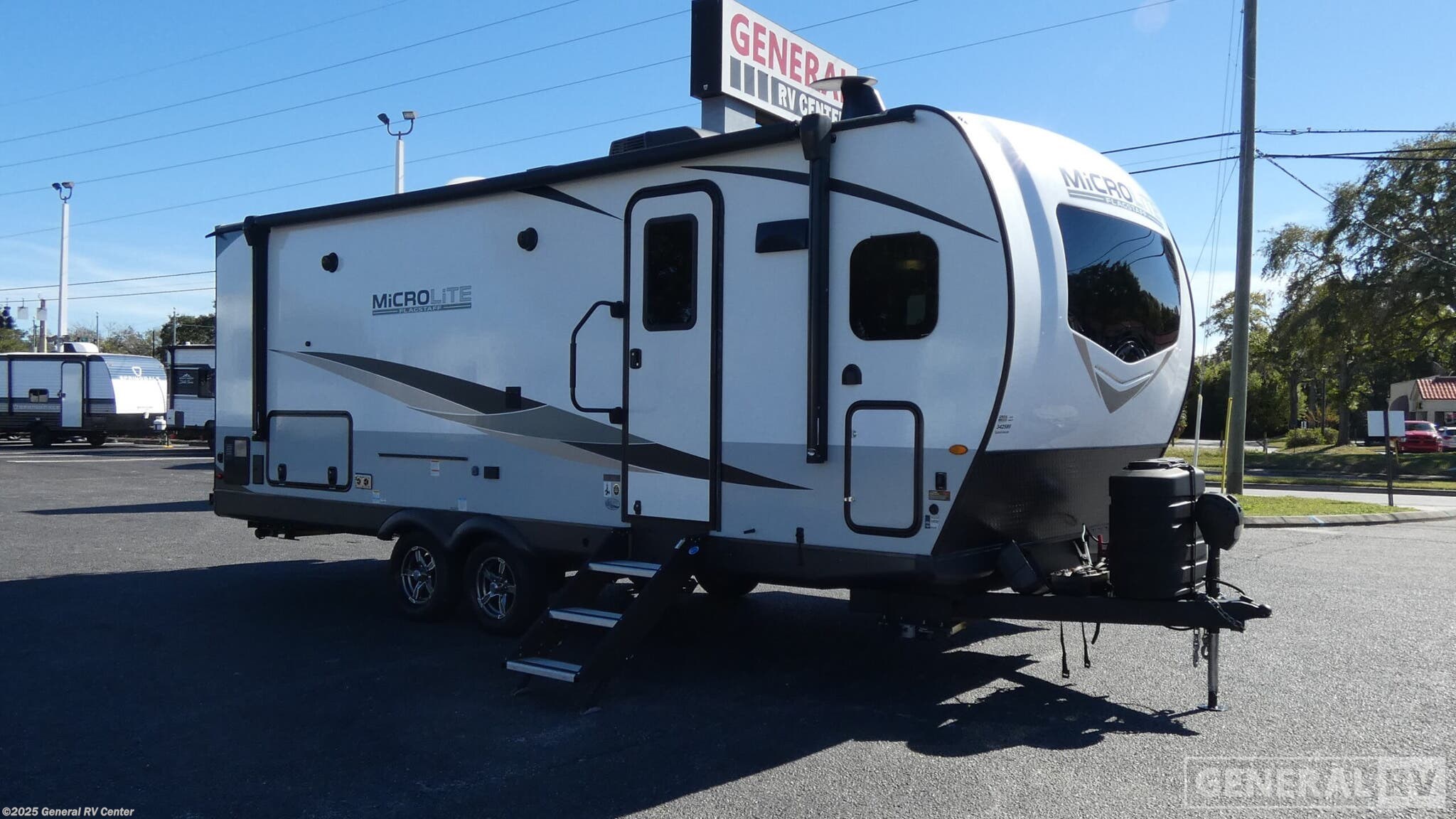 Used 2023 Forest River Flagstaff MICROLITE 25FKS available in Orange Park, Florida