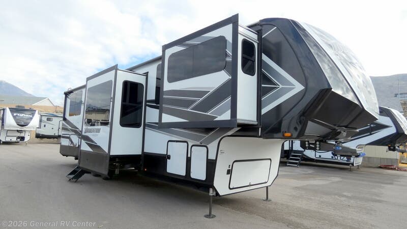 Used 2022 Grand Design Momentum 376TH available in Huntley, Illinois