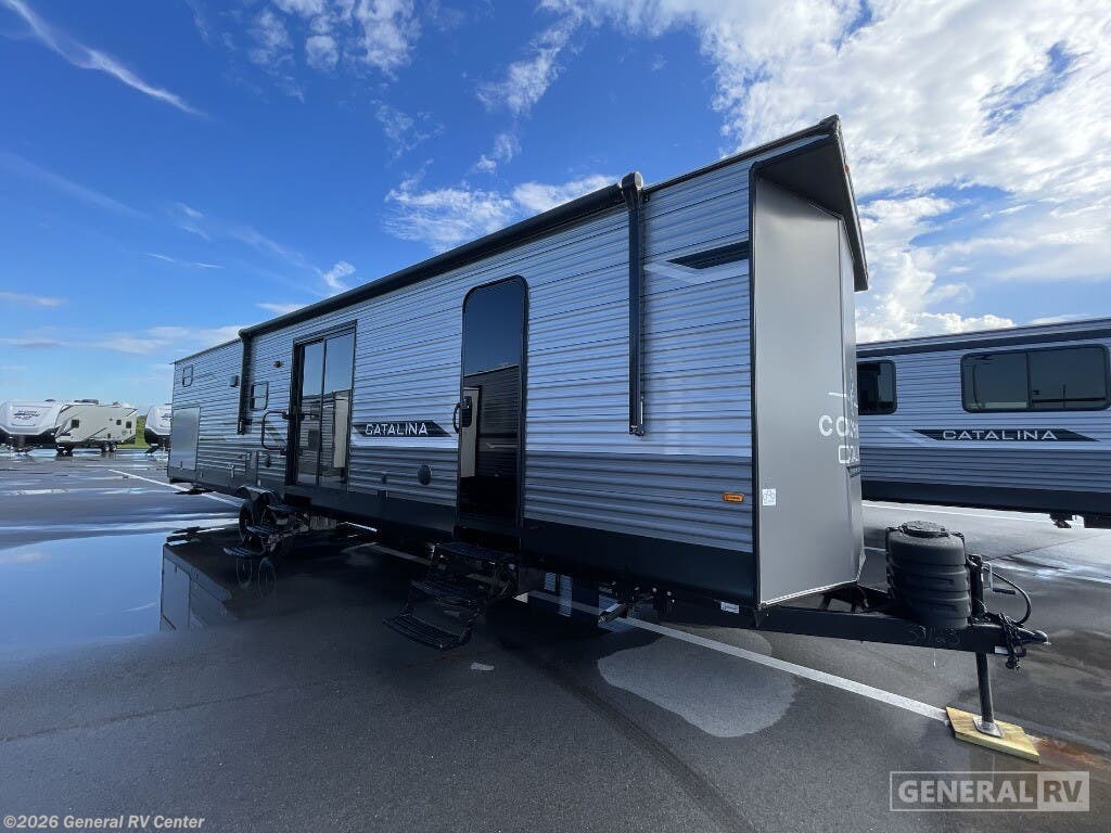 New 2025 Coachmen Catalina 40BHTS available in Huntley, Illinois