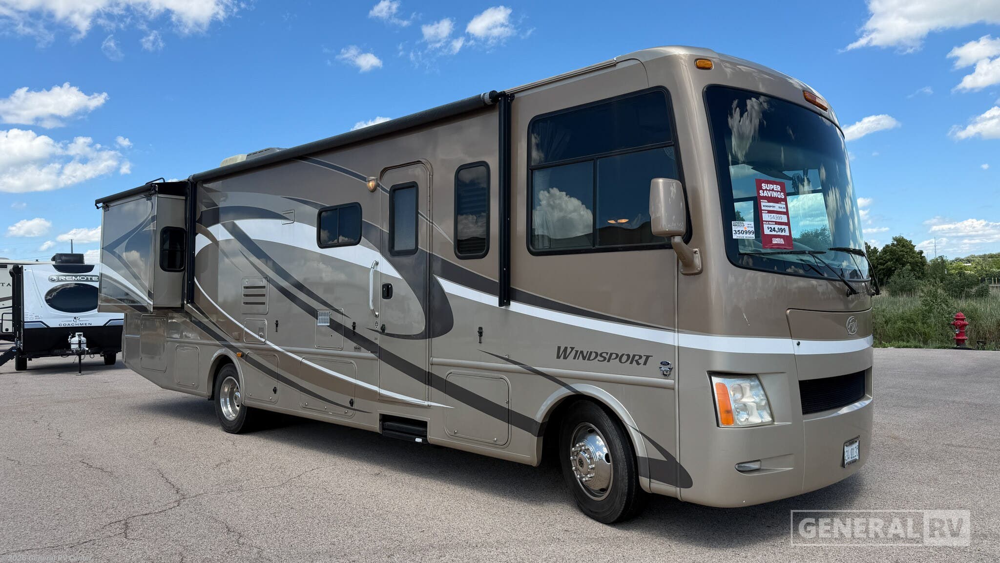 Used 2010 Thor Motor Coach Four Winds WINDSPORT 32A available in Huntley, Illinois