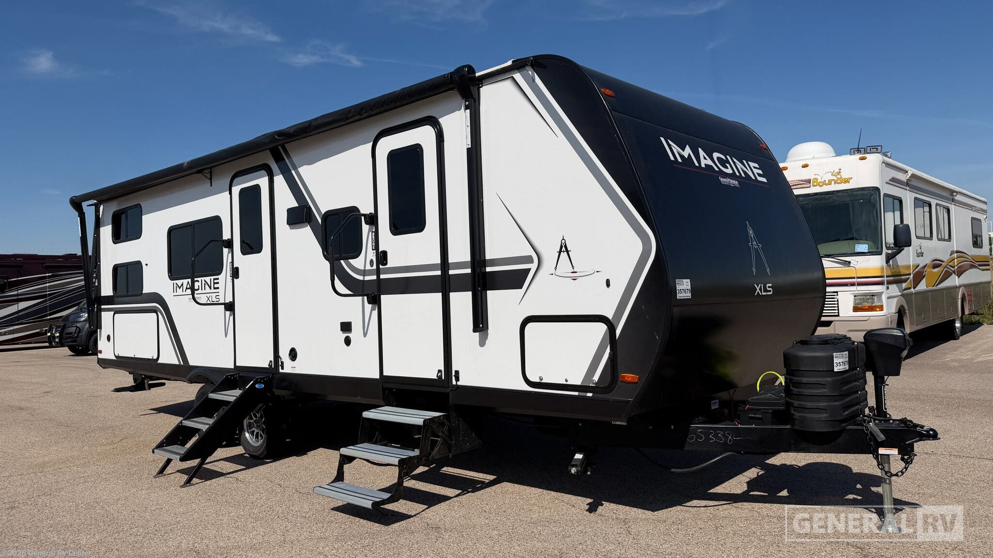 Used 2025  Grand Design Imagine XLS 25DBE by Grand Design from General RV Center in Huntley, IL