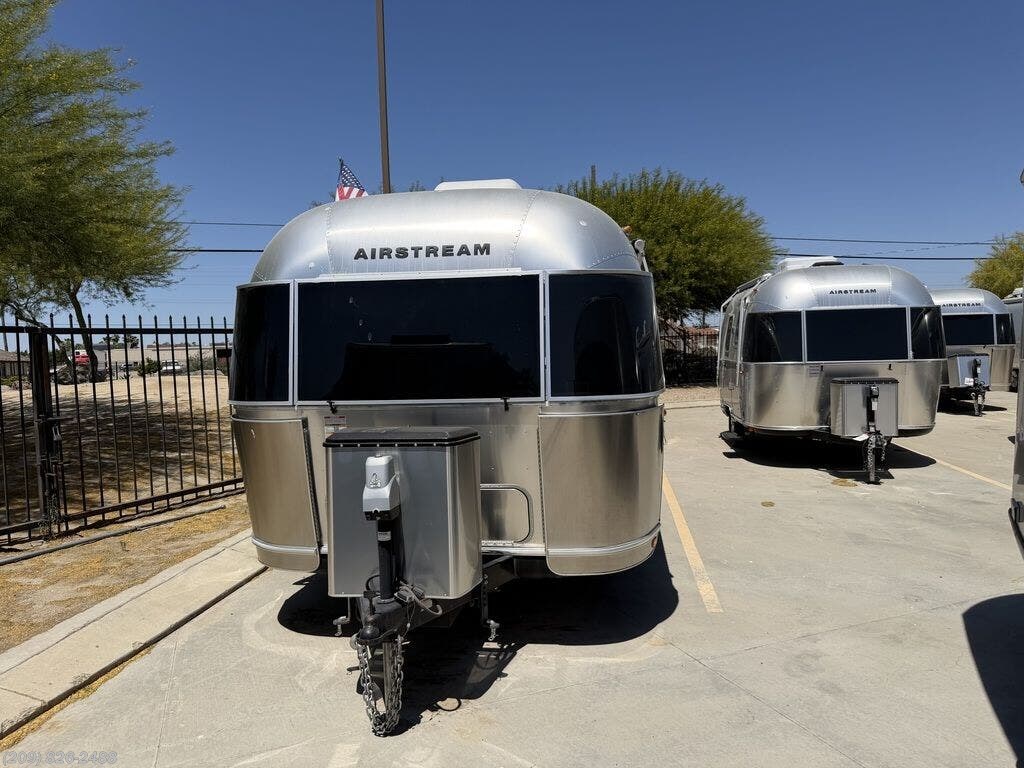 Used 2019  Airstream  Globetrotter® 27FBQ Queen Bed by Airstream from Toscano RV in Los Banos, CA