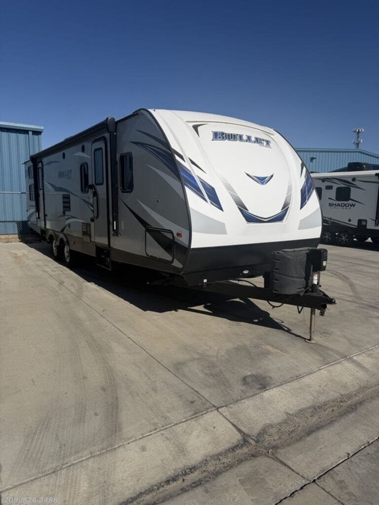 Used 2019  Keystone Bullet 308BHSWE by Keystone from Toscano RV in Los Banos, CA