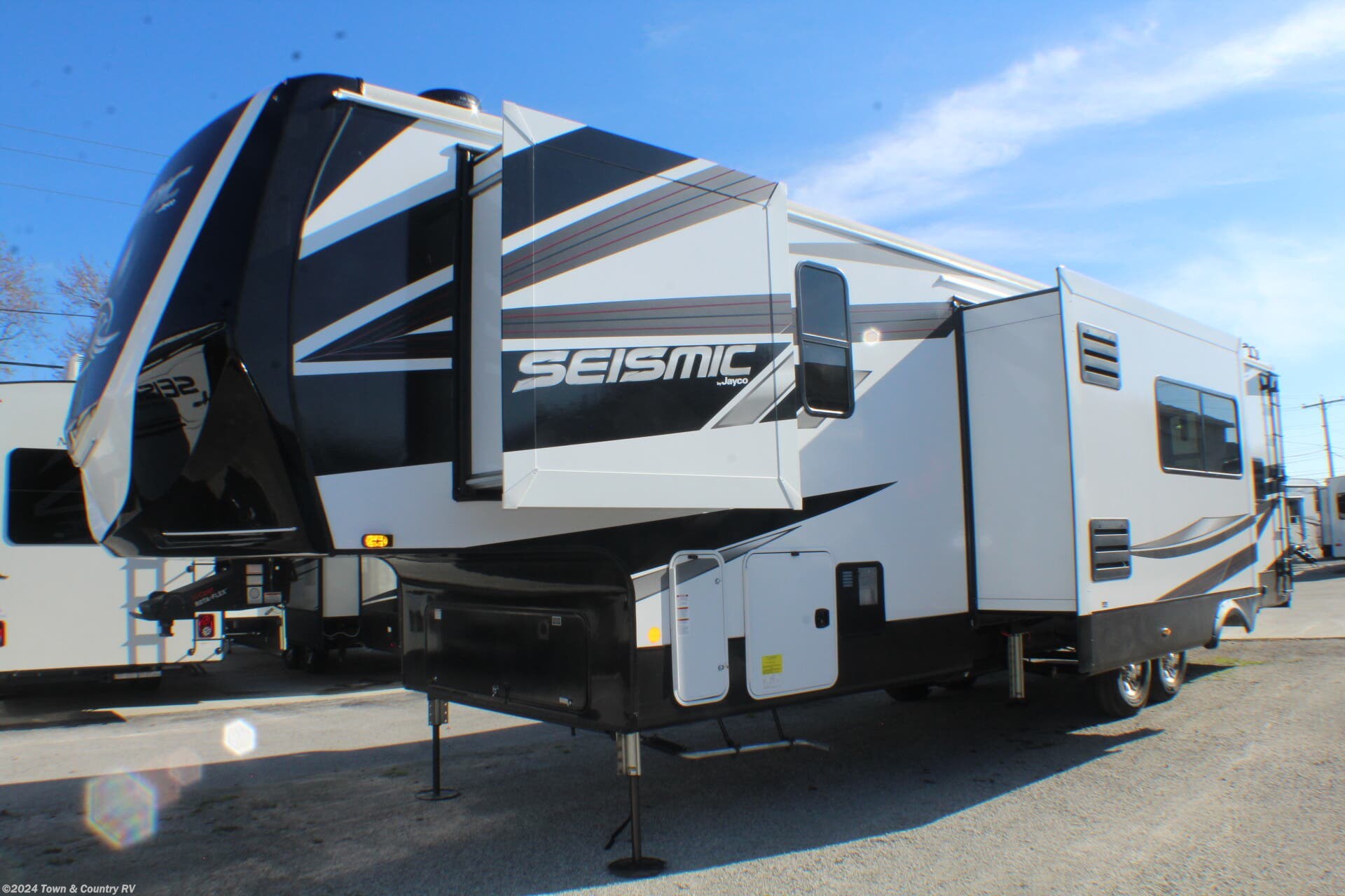 2023 Jayco Seismic 359 Rv For In