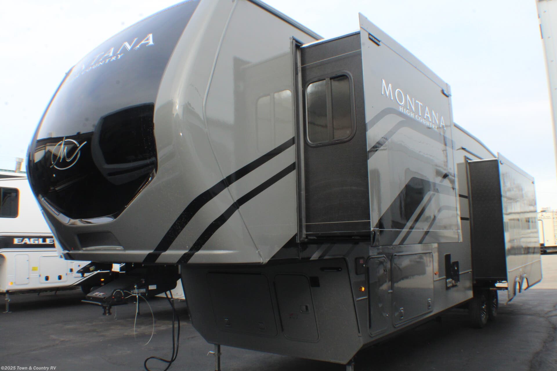 New 2025 Keystone Montana High Country 331RL available in Clyde, Ohio