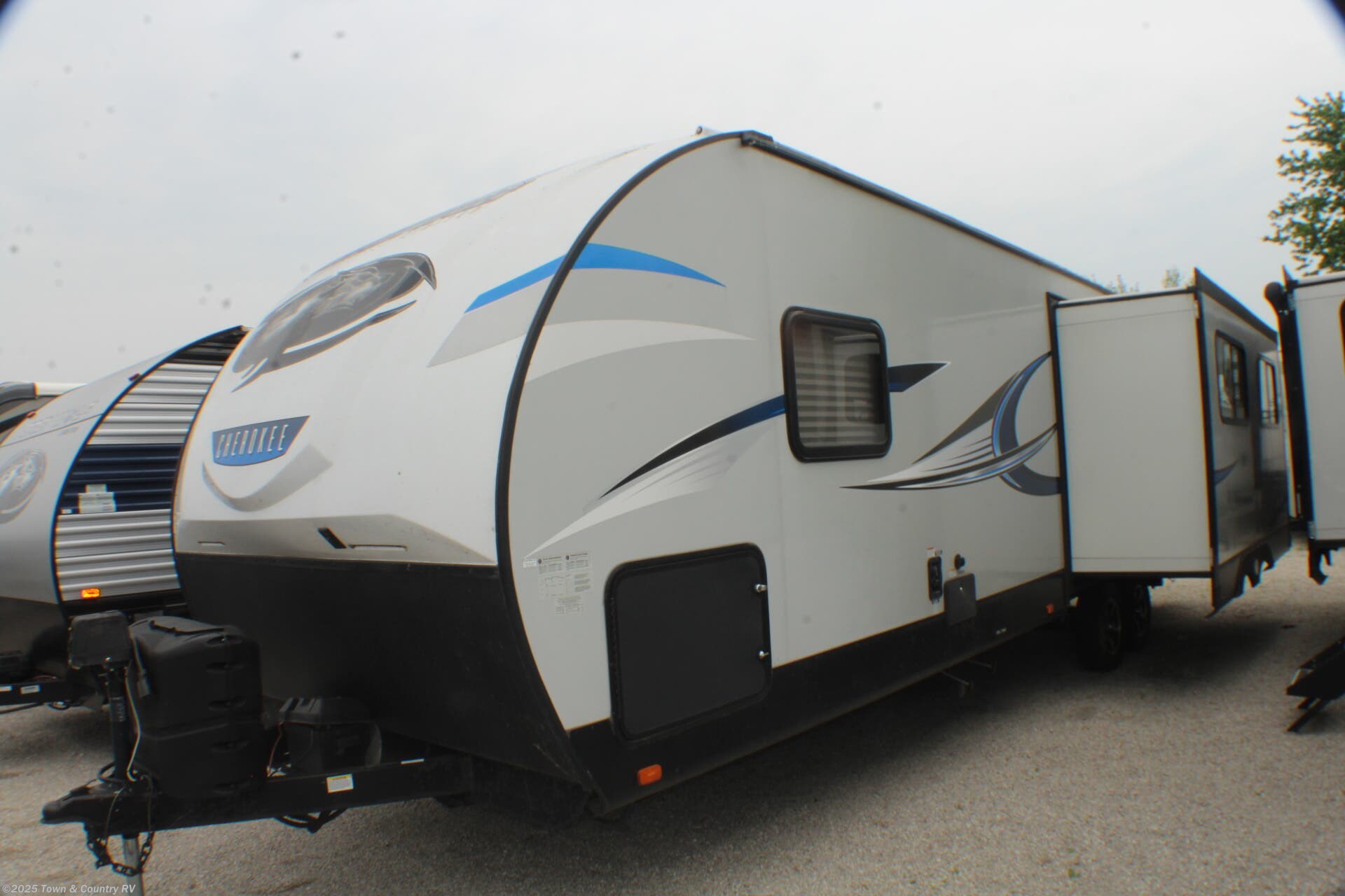 Used 2019 Forest River Cherokee Alpha Wolf 27RKL available in Clyde, Ohio