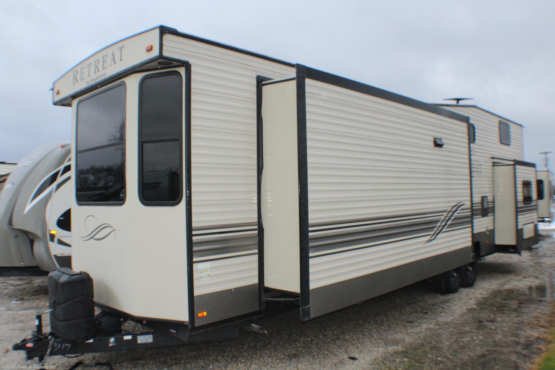 Used 2019 Keystone Retreat 39LOFT available in Clyde, Ohio