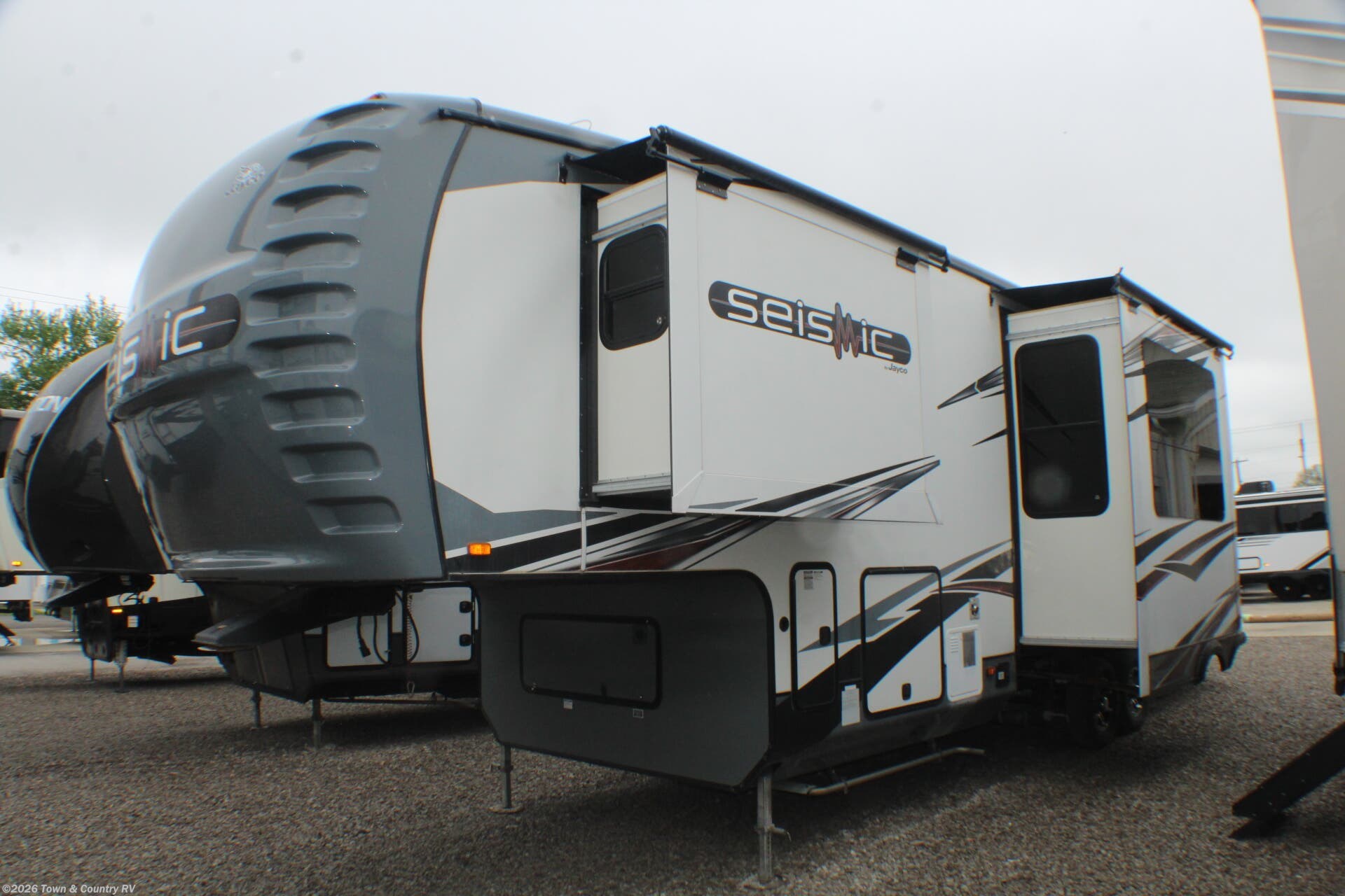 Used 2013 Jayco Seismic 3210 available in Clyde, Ohio