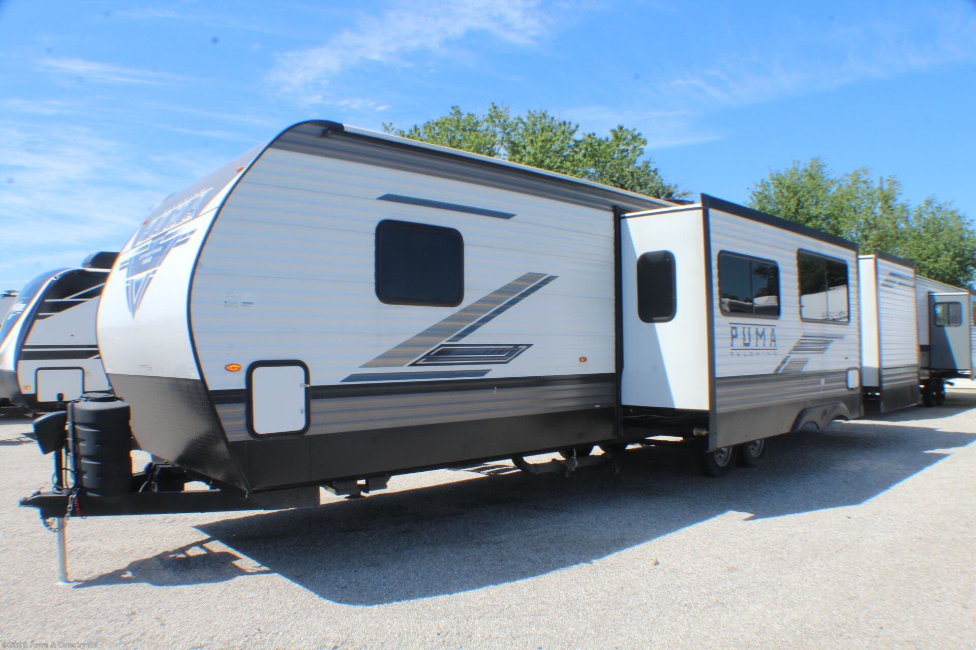 Used 2023 Palomino Puma 32BHDB available in Clyde, Ohio