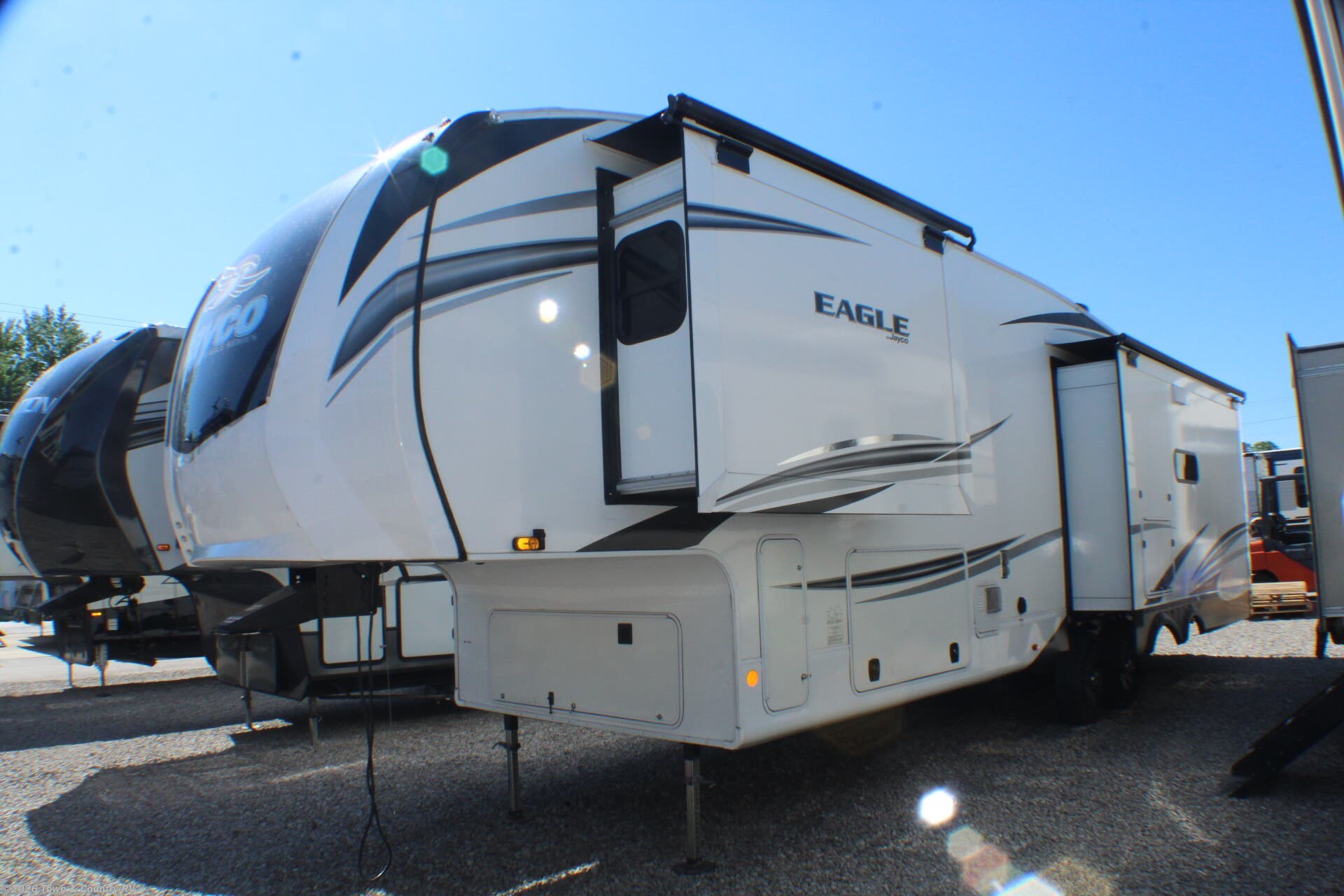 Used 2022 Jayco Eagle 321RSTS available in Clyde, Ohio