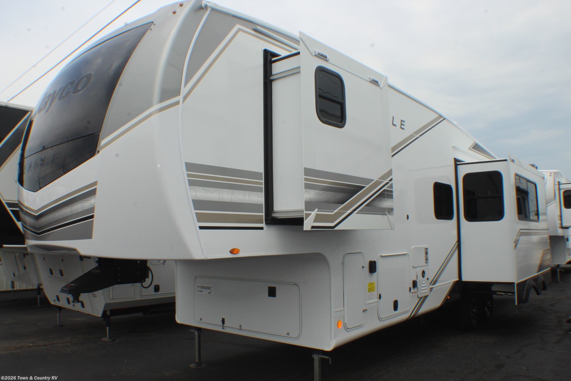 New 2027 Jayco Eagle 31QBH available in Clyde, Ohio