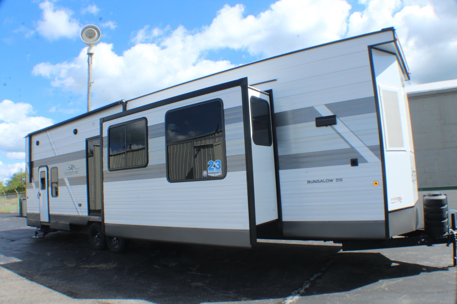 New 2027 Jayco Jay Flight Bungalow 404LOFT available in Clyde, Ohio