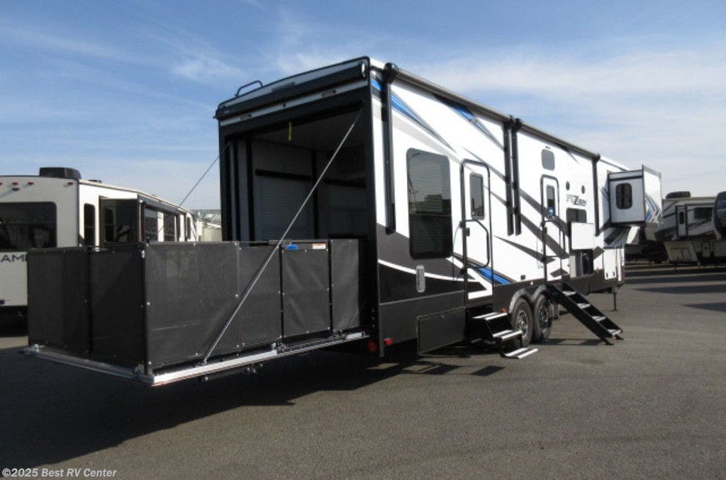 Fifth Wheel - 2020 Keystone Fuzion 369 | TrailersUSA