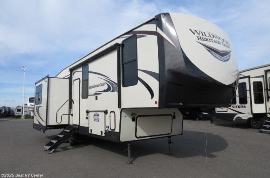 Fifth Wheel - 2021 Forest River Wildwood Heritage Glen 286RL | TrailersUSA