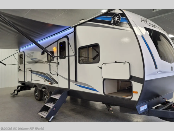 2024 Coachmen Freedom Express Ultra Lite 288BHDS available in Shakopee, MN