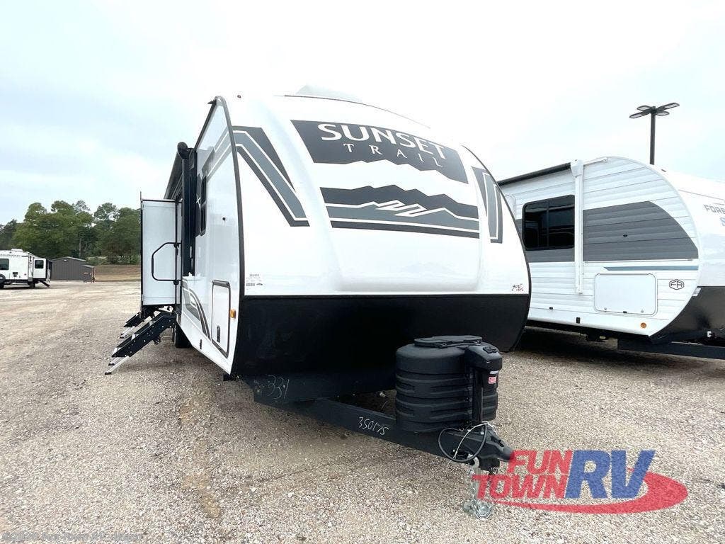 New 2025 CrossRoads Sunset Trail SS331BH available in Hewitt, Texas
