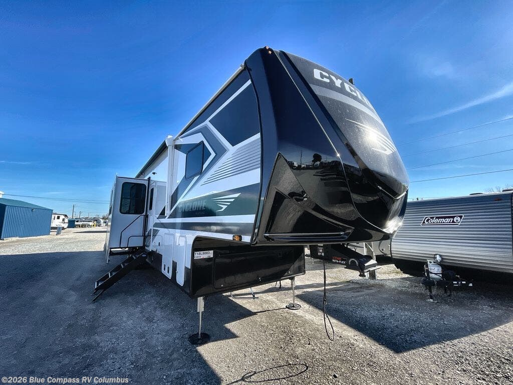 New 2026 Heartland Cyclone 3914 available in Delaware, Ohio