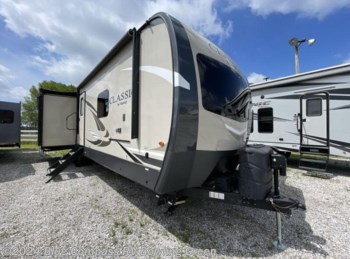 Used 2019 Forest River Flagstaff Classic Super Lite 832RKBS available in Bowling Green, Kentucky