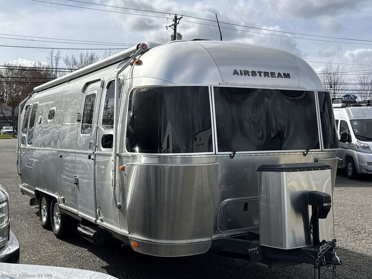 Used 2016 Airstream Flying Cloud 26U available in Fife, Washington