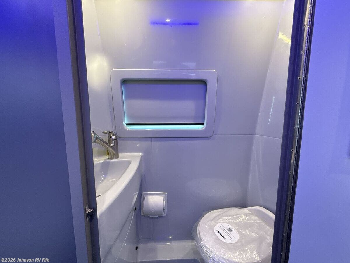 New 2027 Grech RV Vacanza-ion 22 AWD TOUR *Victron-ion *Induction Cooktop *Garmi available in Fife, Washington