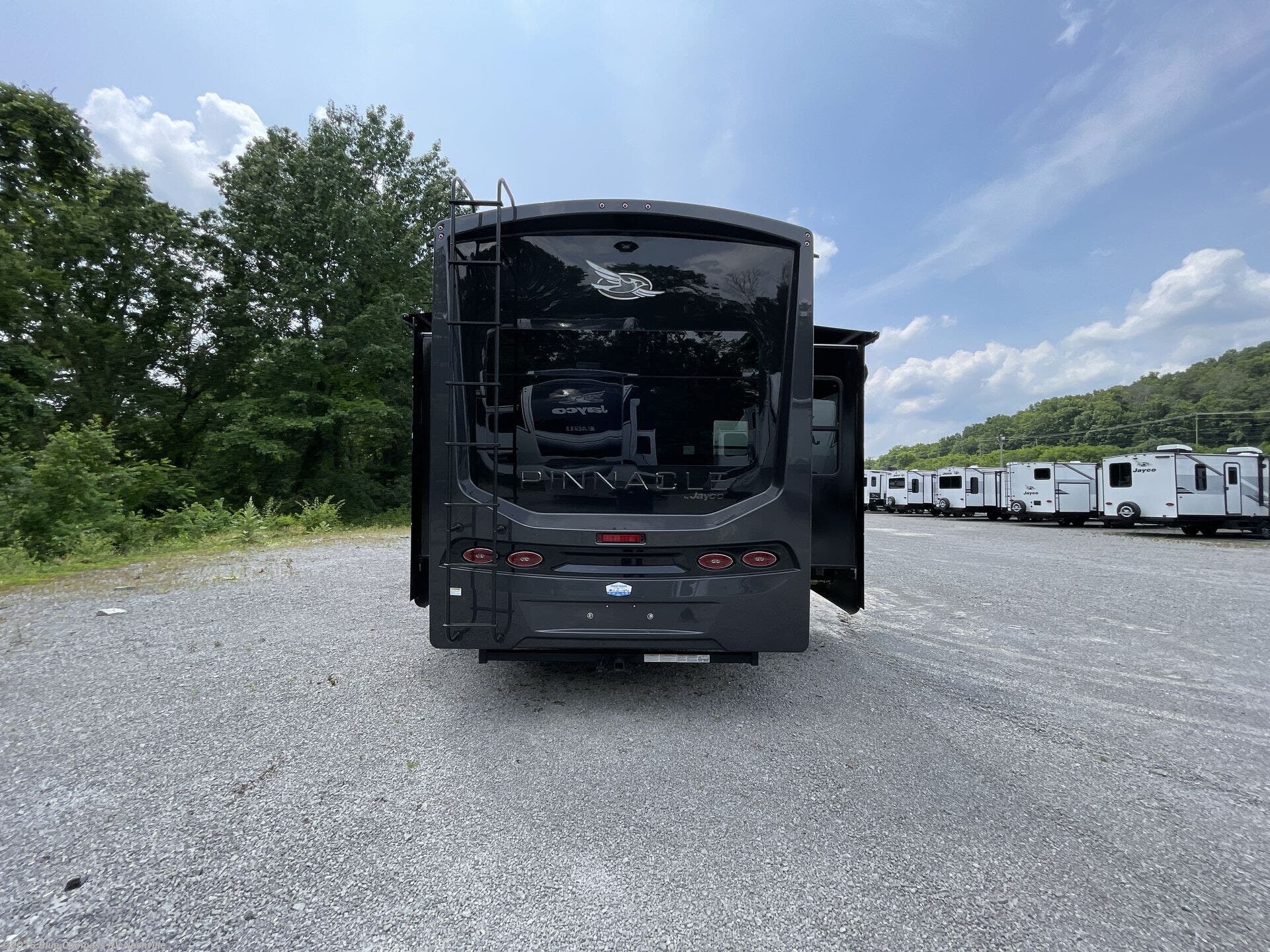 New 2025 Jayco Pinnacle 32RLTS available in Lebanon, Tennessee