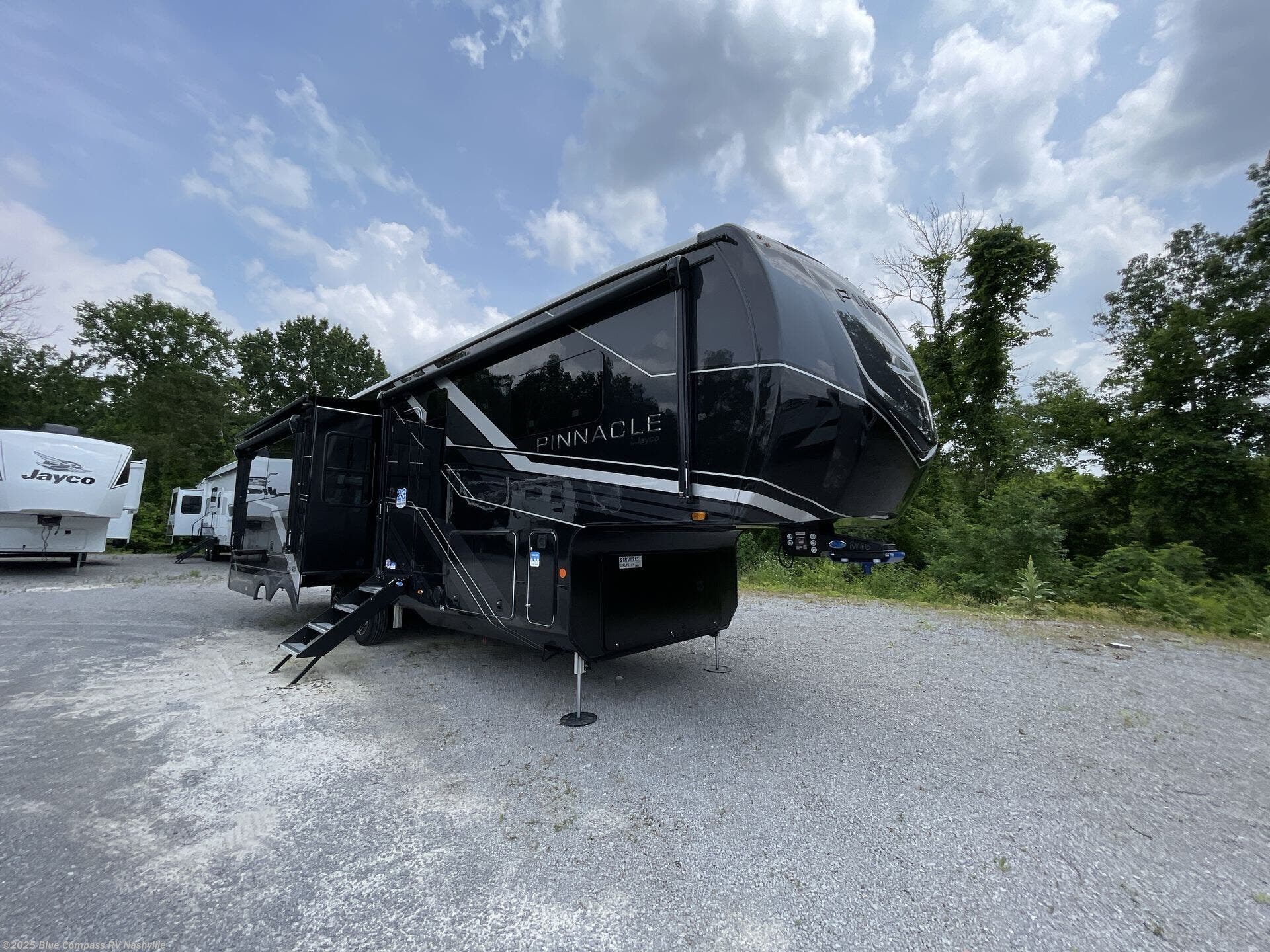 New 2025 Jayco Pinnacle 32RLTS available in Lebanon, Tennessee