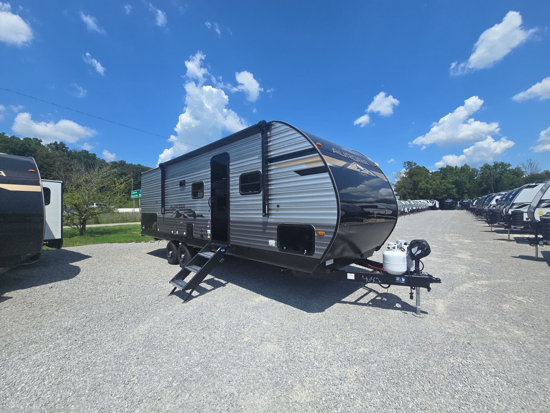 New 2026 Forest River Aurora Light 26BHS available in Lebanon, Tennessee
