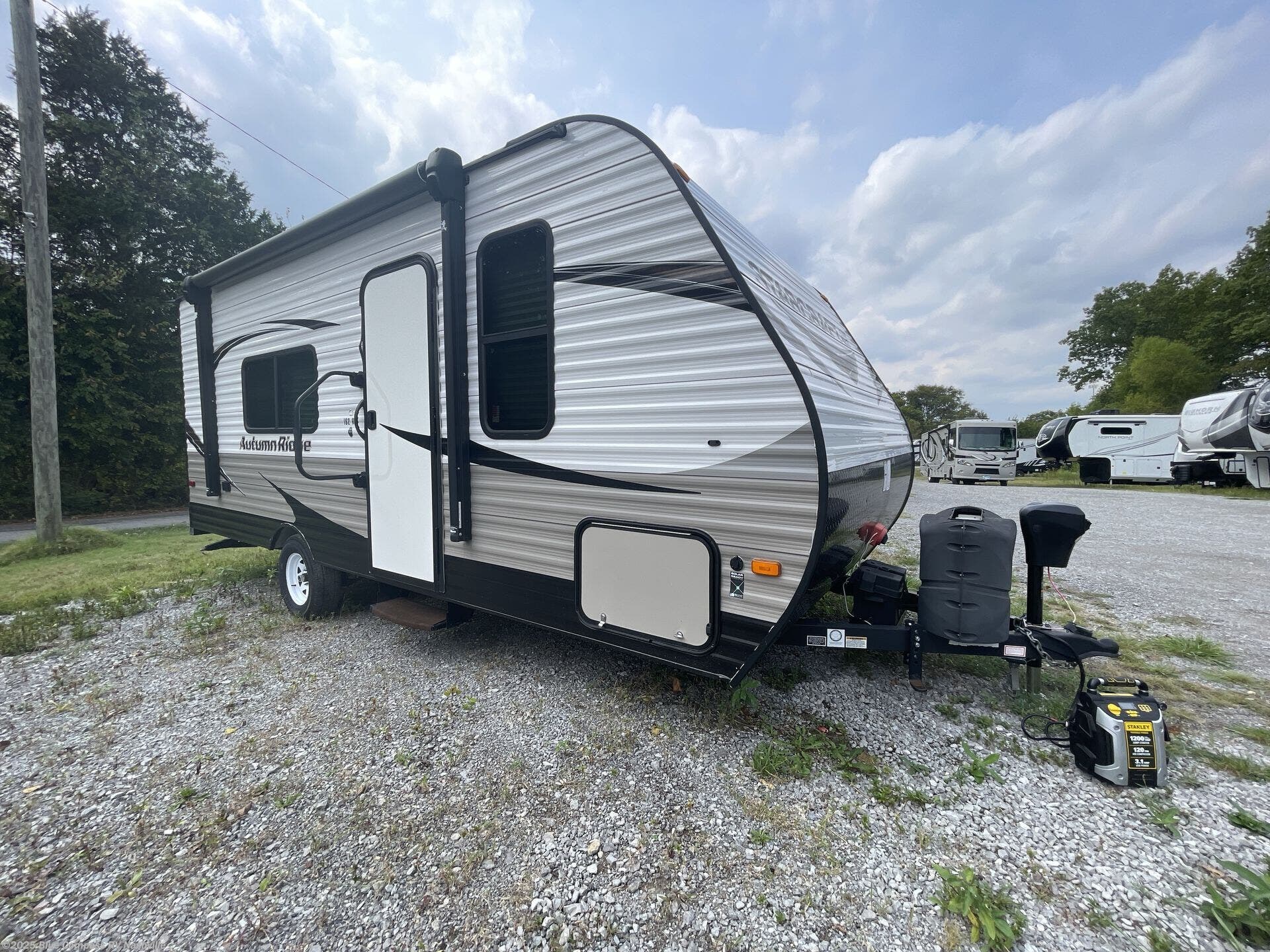 Used 2019 Starcraft Autumn Ridge Outfitter Single Axle 182RB available in Lebanon, Tennessee