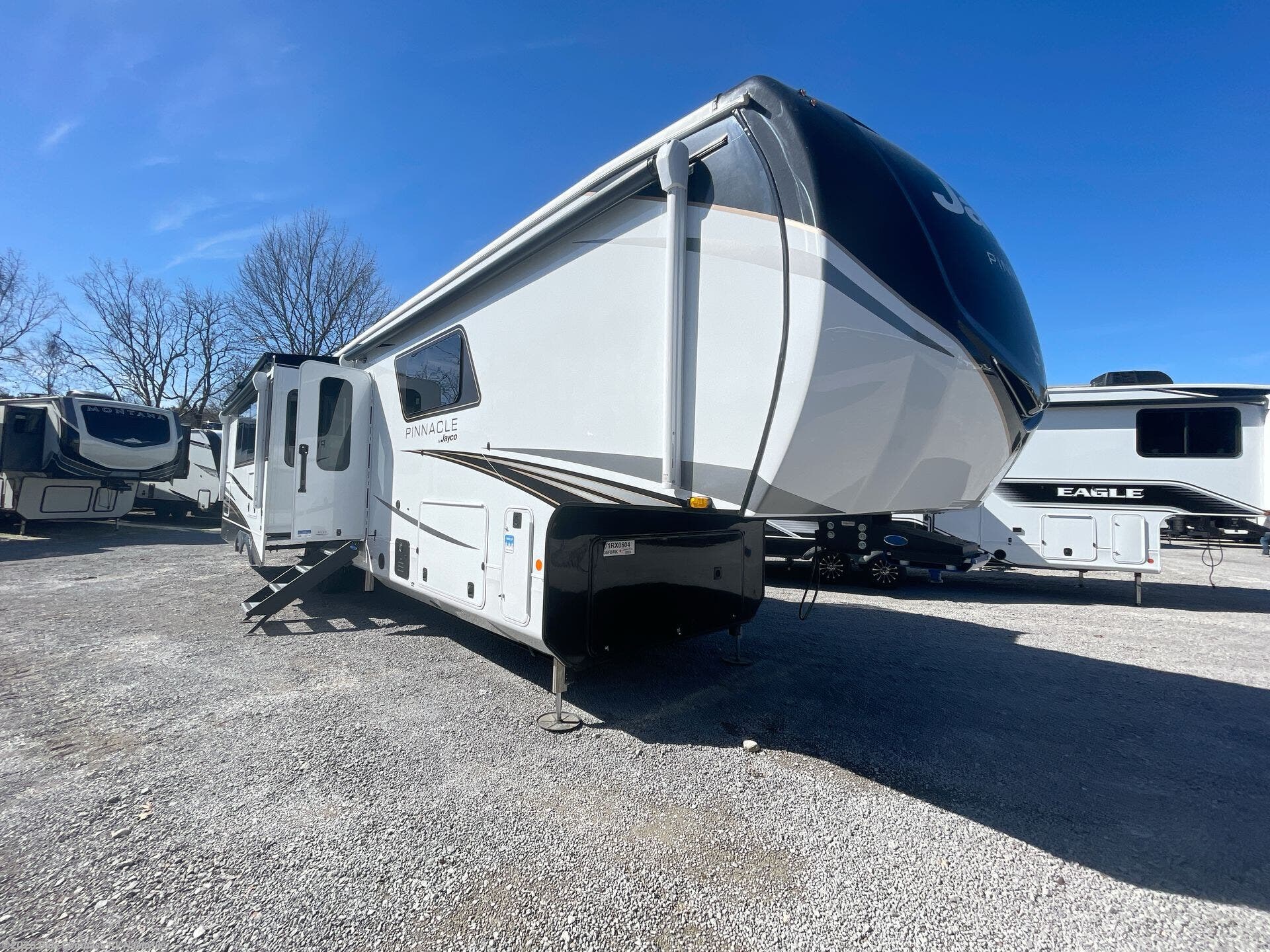 New 2026 Jayco Pinnacle 38FBRK available in Lebanon, Tennessee