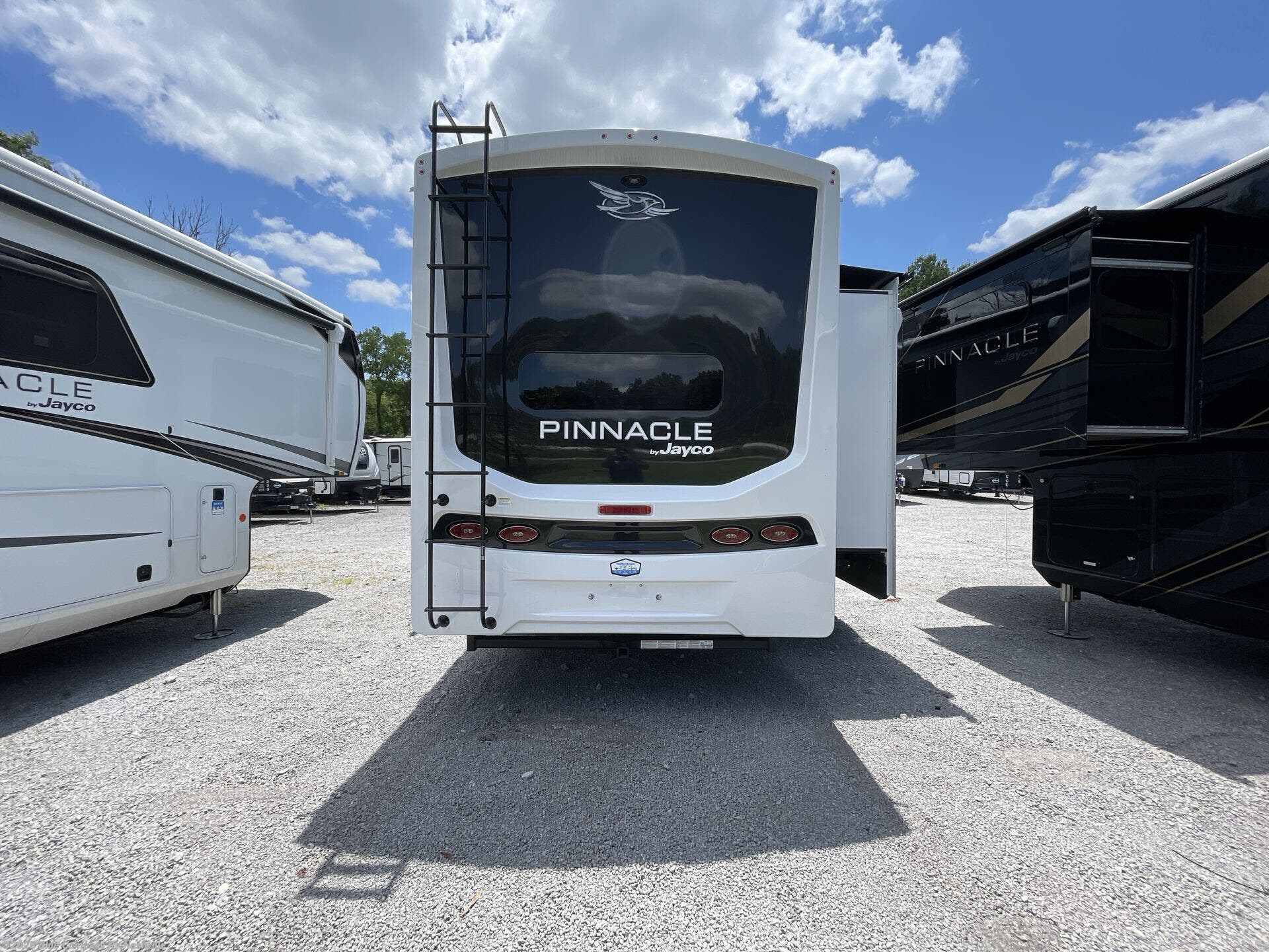 New 2027 Jayco Pinnacle 38FBRK available in Lebanon, Tennessee