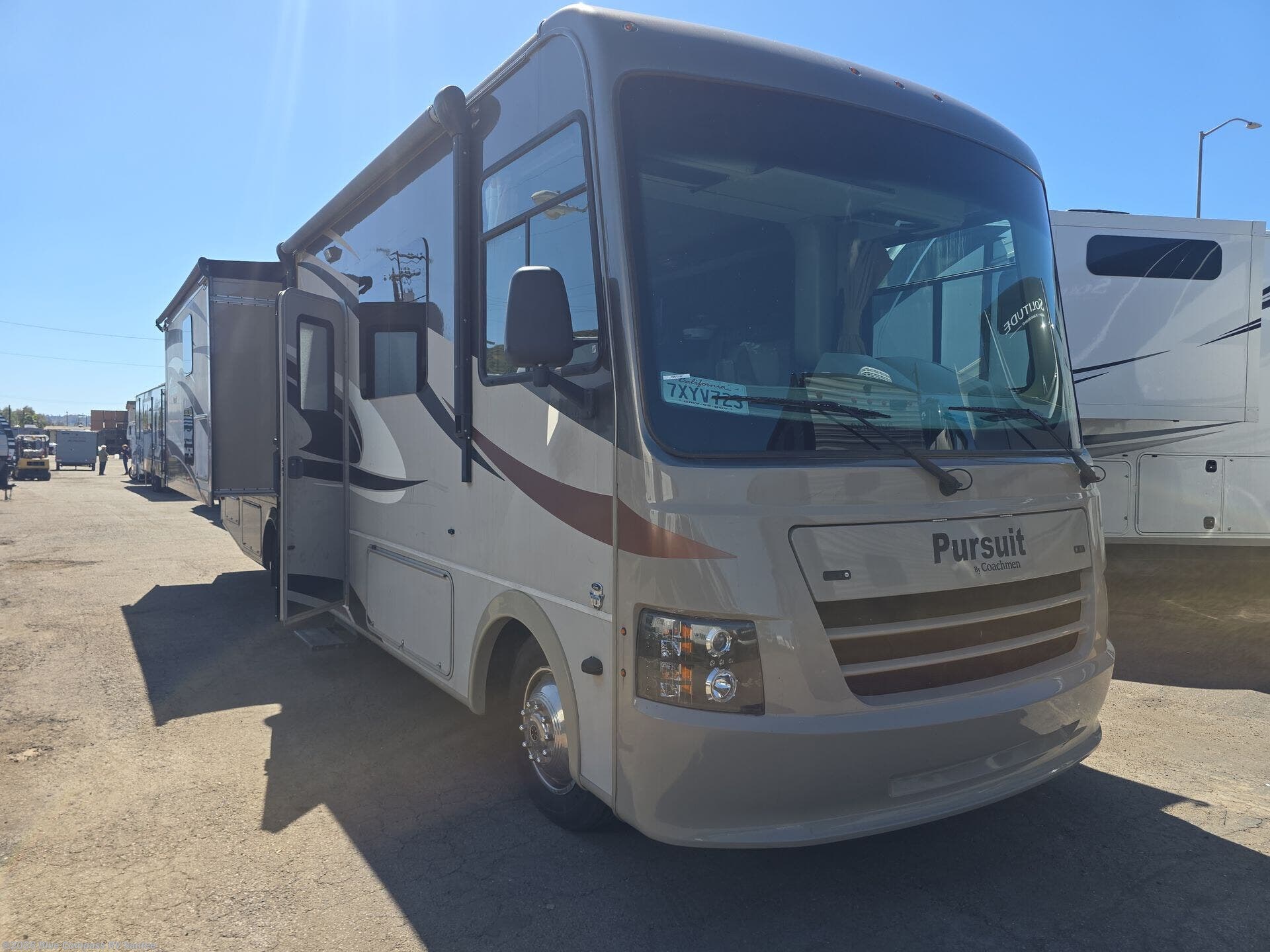 Used 2017 Coachmen Pursuit 33 BH available in Santee, California