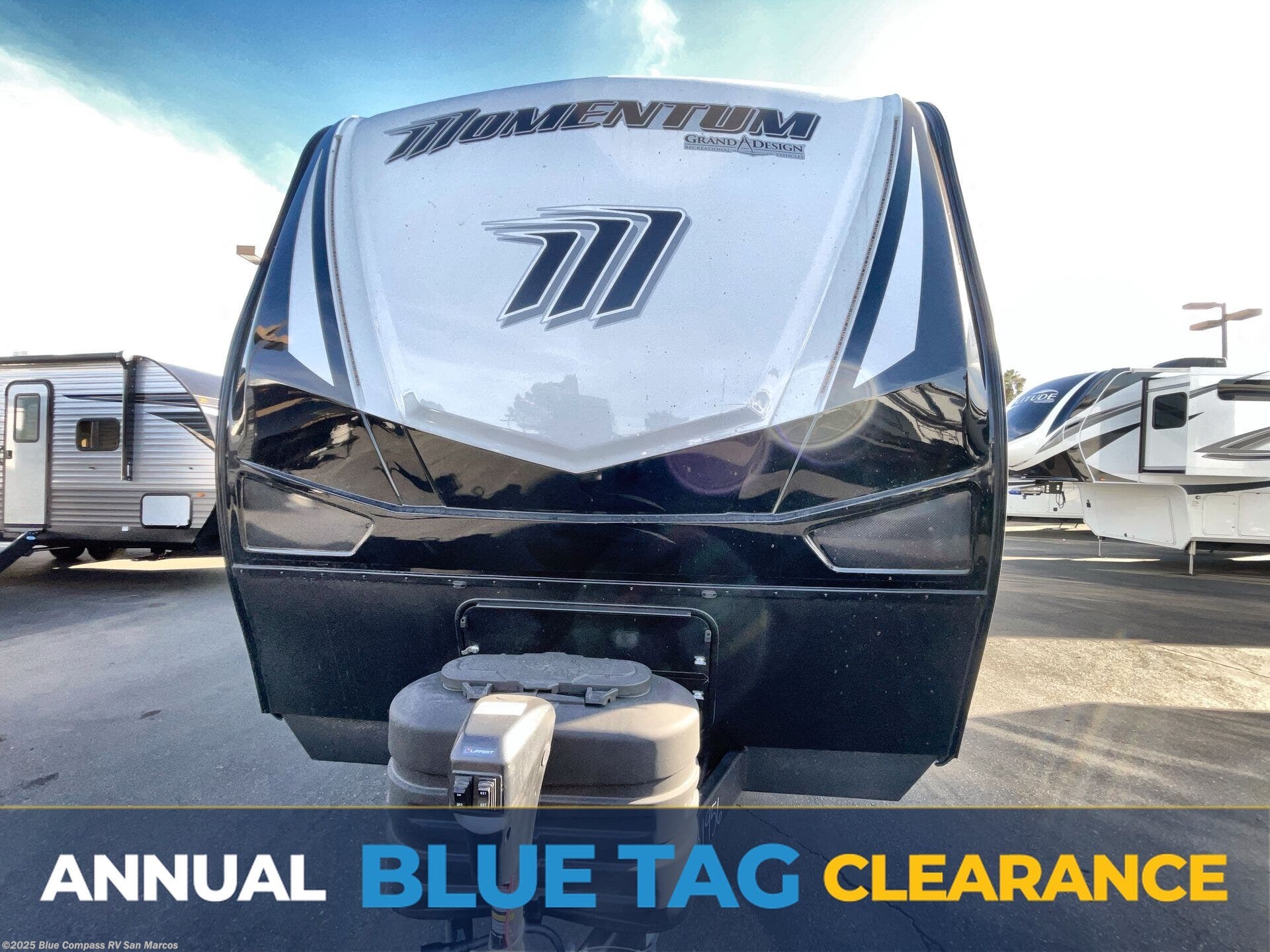 New 2025 Grand Design Momentum G-Class 27G available in San Marcos, California