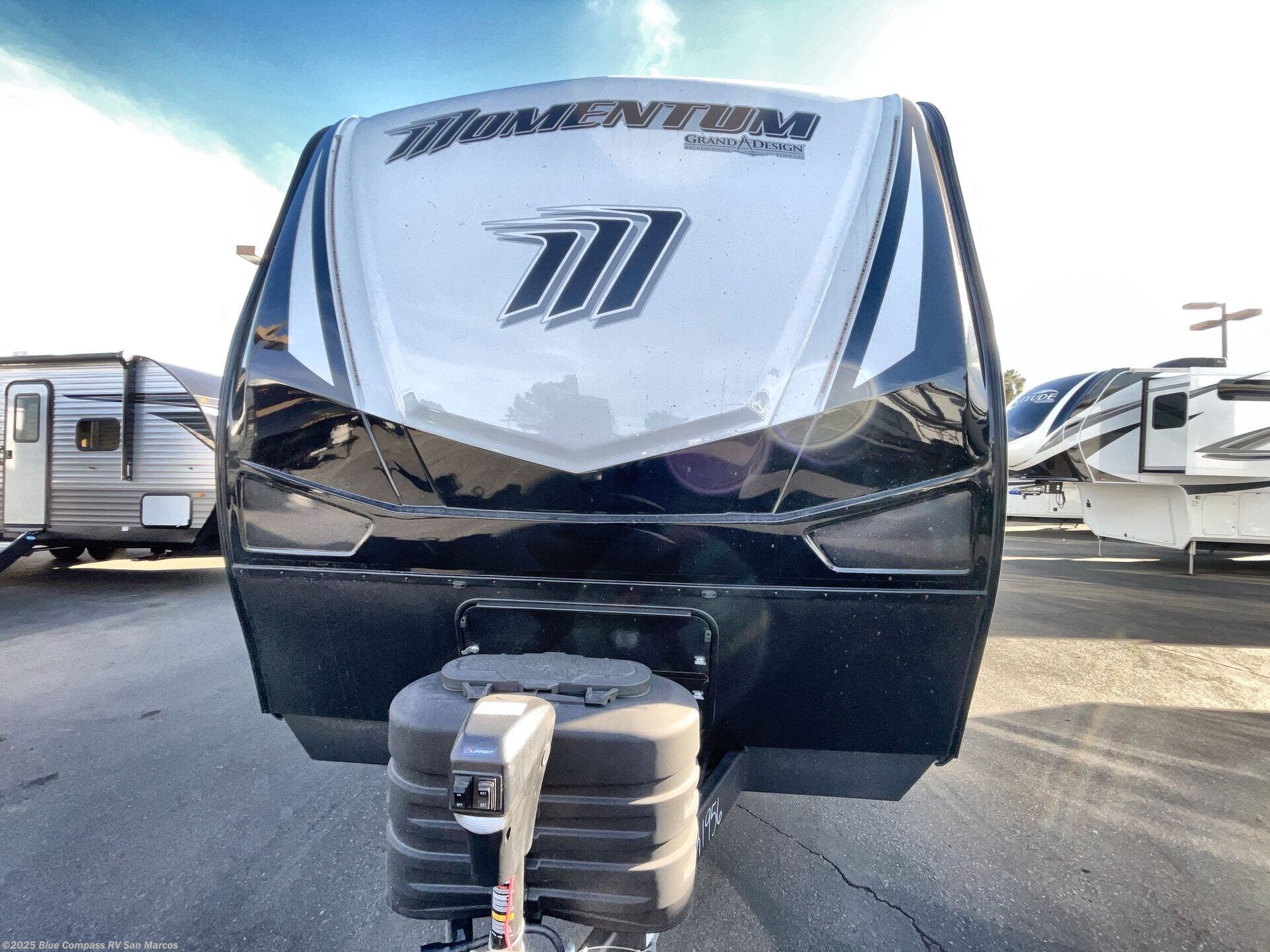 New 2025 Grand Design Momentum G-Class 27G available in San Marcos, California